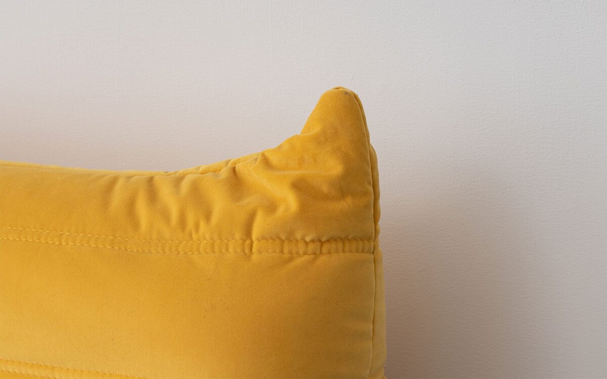 Linko Large Modern Tufted Lounge Chair - Image 4